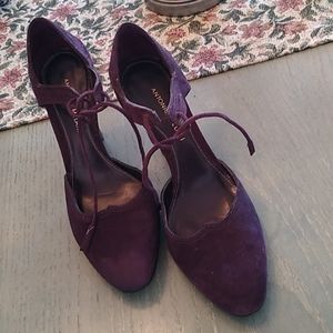 Antonio Melanie, size 6 with a vintage vibe, in deep purple suede